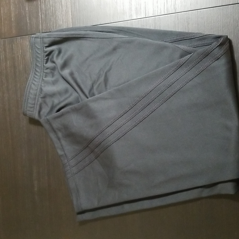 Adidas pants women (Like New)